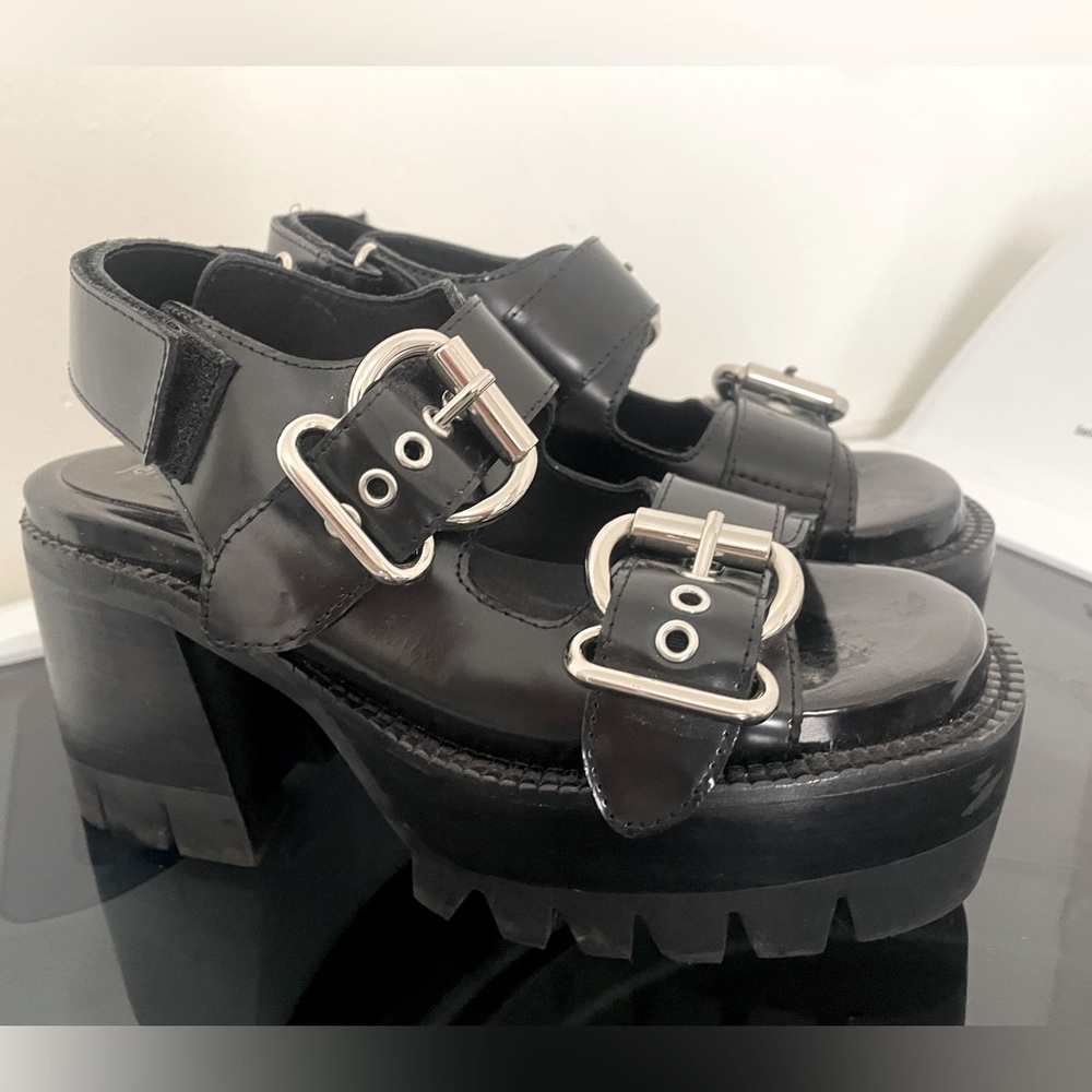 Jeffrey Campbell platform